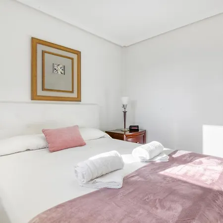 Vistas Y Playa Apartment *